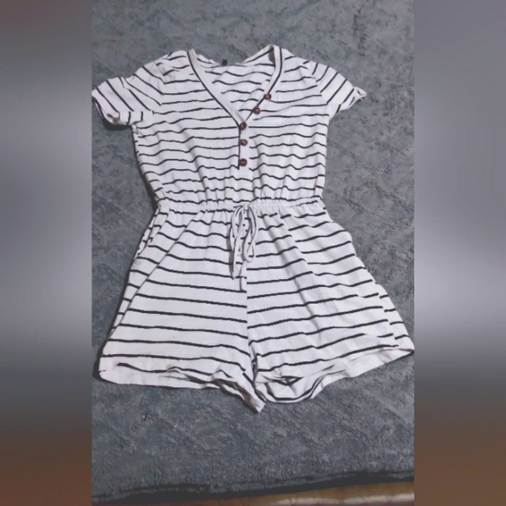 Romper white and black strip size small